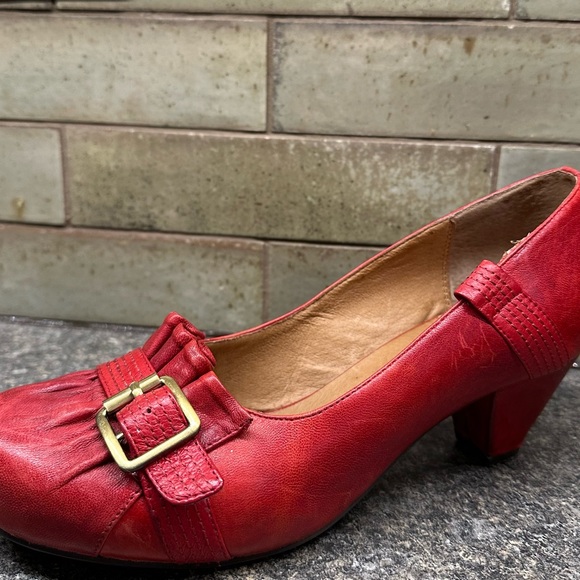 Miz Mooz Red Leather Shoes - Picture 10 of 13